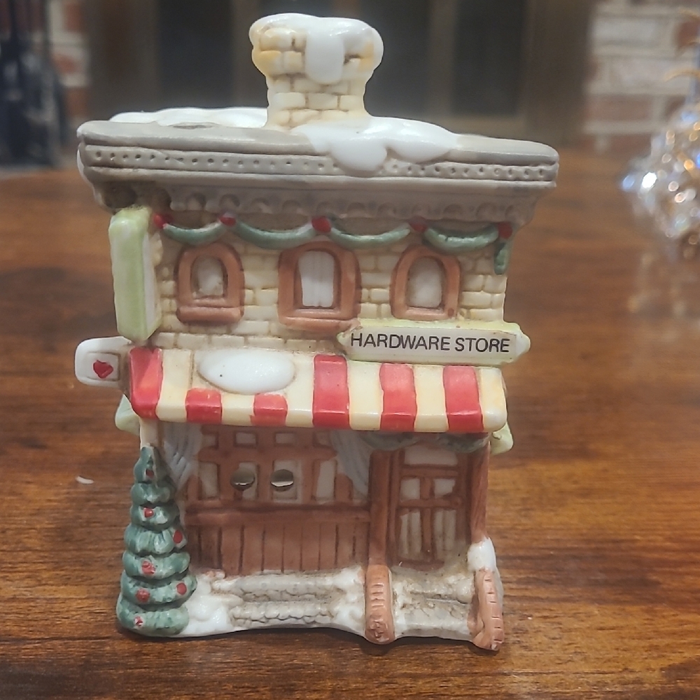 CHRISTMAS COLLECTIBLES Mini Hardware Store Tealight Holder
